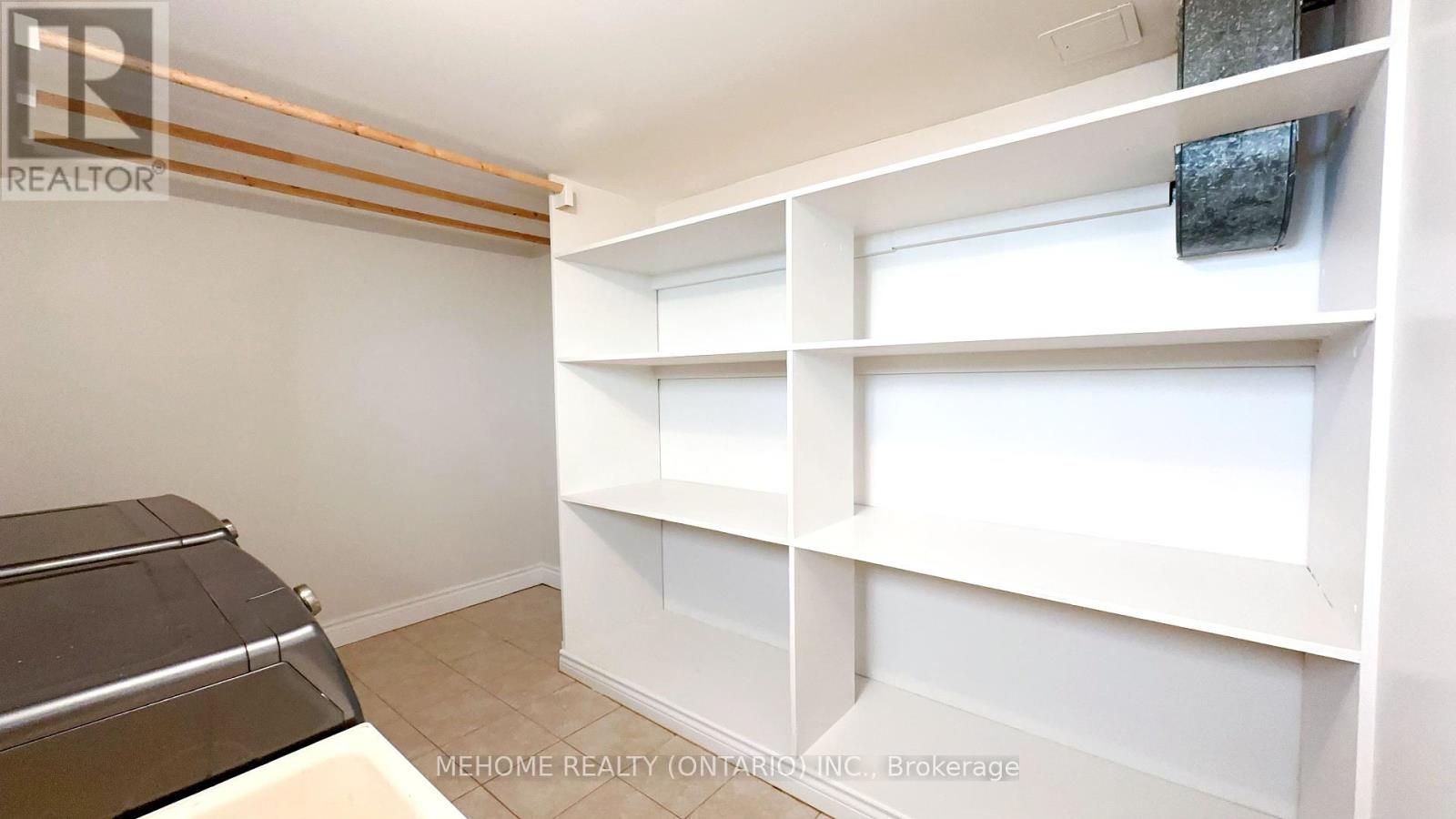 Photo 20 of 493 Lynett Crescent, Richmond Hill ON