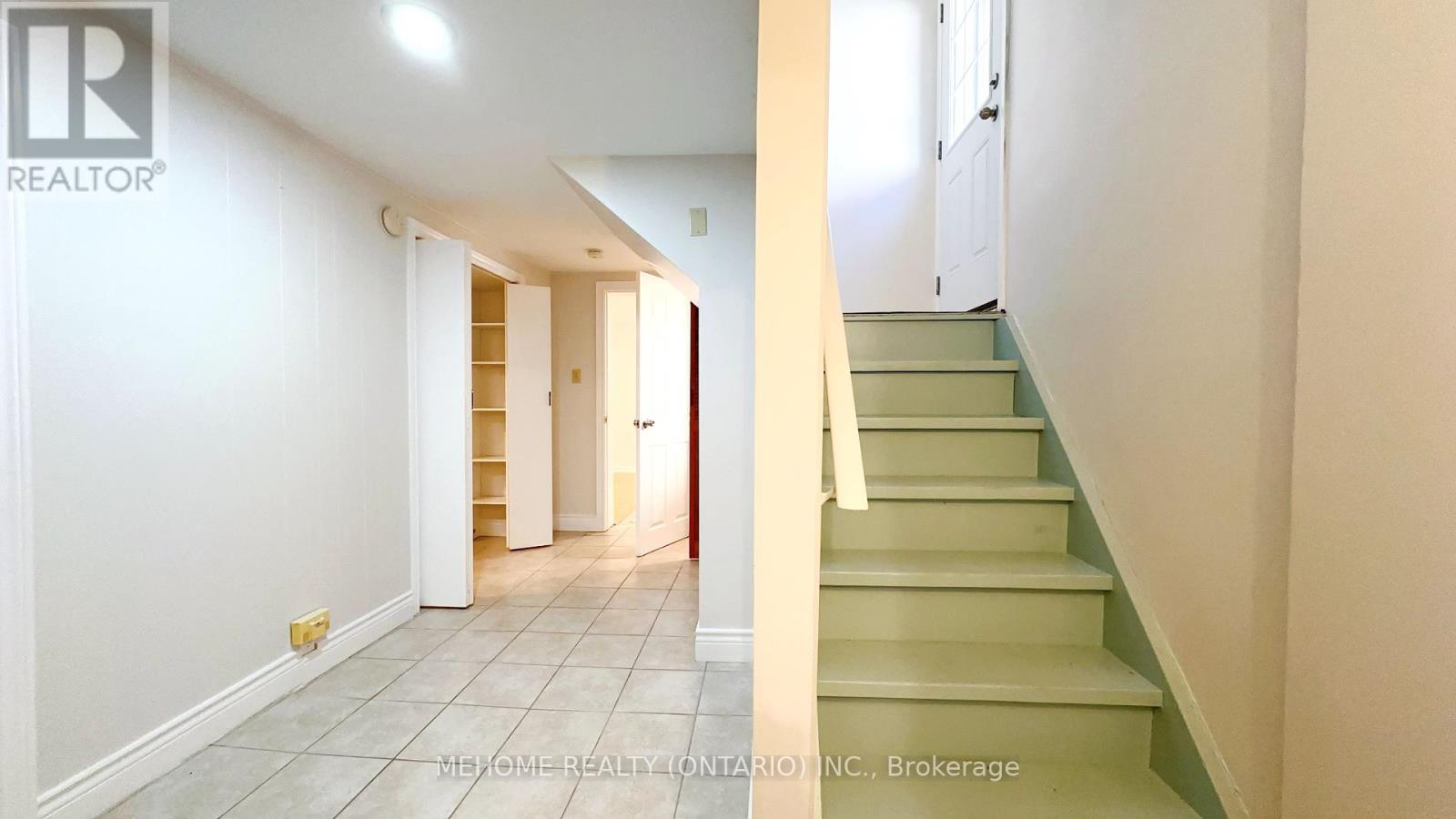 Photo 27 of 493 Lynett Crescent, Richmond Hill ON