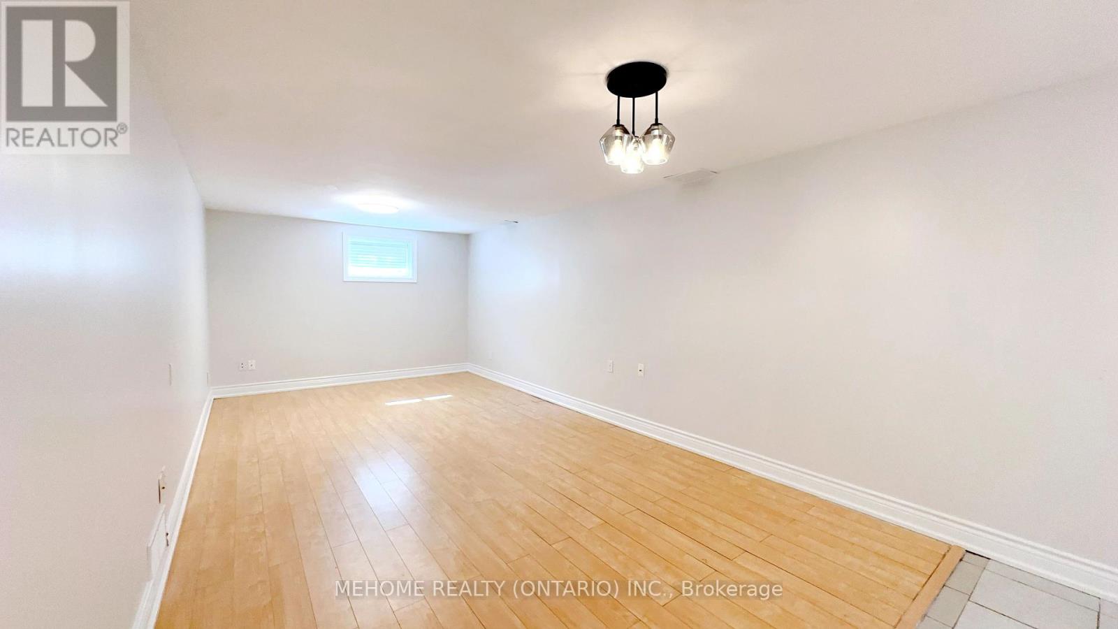 Photo 16 of 493 Lynett Crescent, Richmond Hill ON