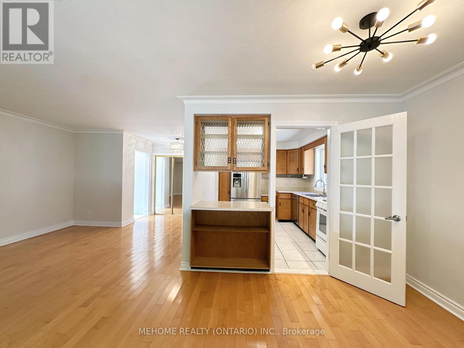 Photo 37 of 493 Lynett Crescent, Richmond Hill ON