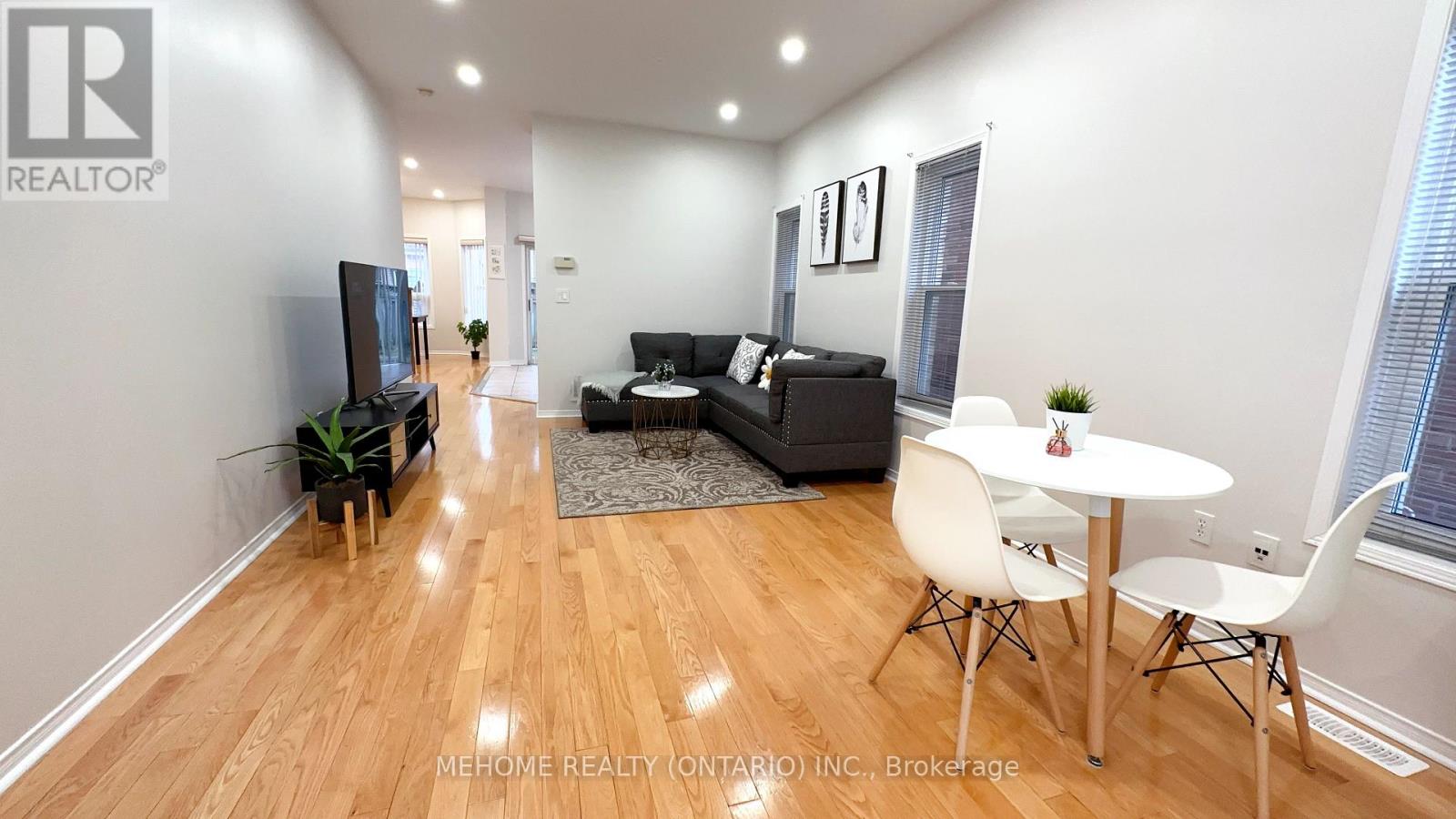 Photo 3 of 15 Catherina Street, Markham ON