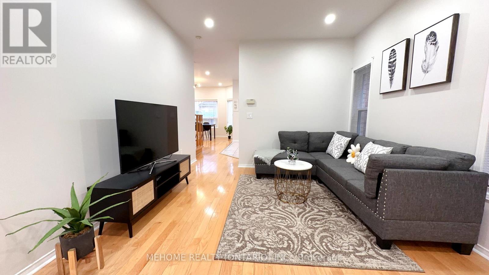 Photo 7 of 15 Catherina Street, Markham ON