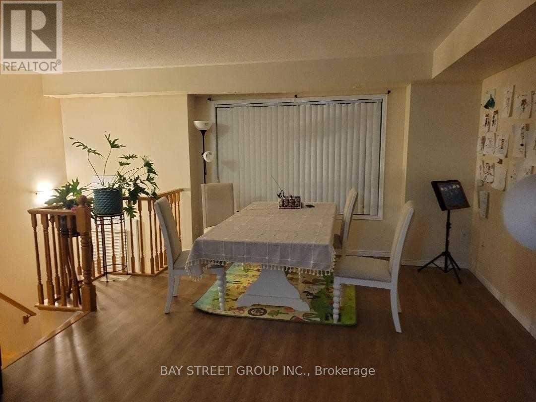 Photo 3 of 53 3050 Erin Centre Boulevard, Mississauga ON