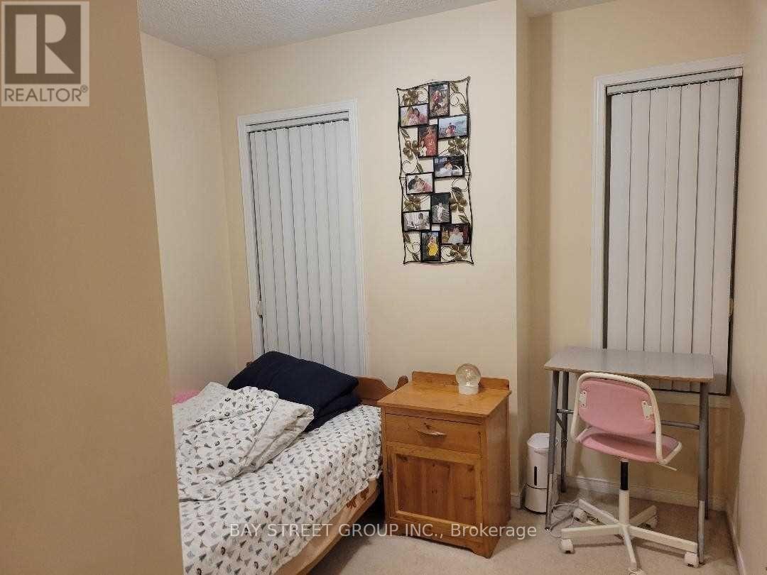 Photo 17 of 53 3050 Erin Centre Boulevard, Mississauga ON