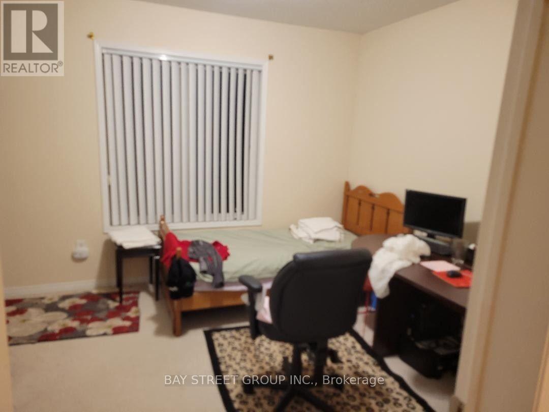 Photo 5 of 53 3050 Erin Centre Boulevard, Mississauga ON