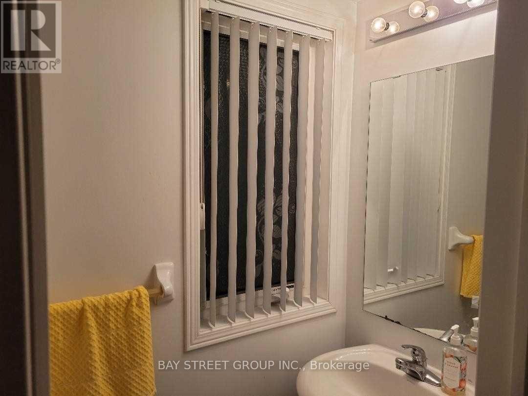 Photo 2 of 53 3050 Erin Centre Boulevard, Mississauga ON