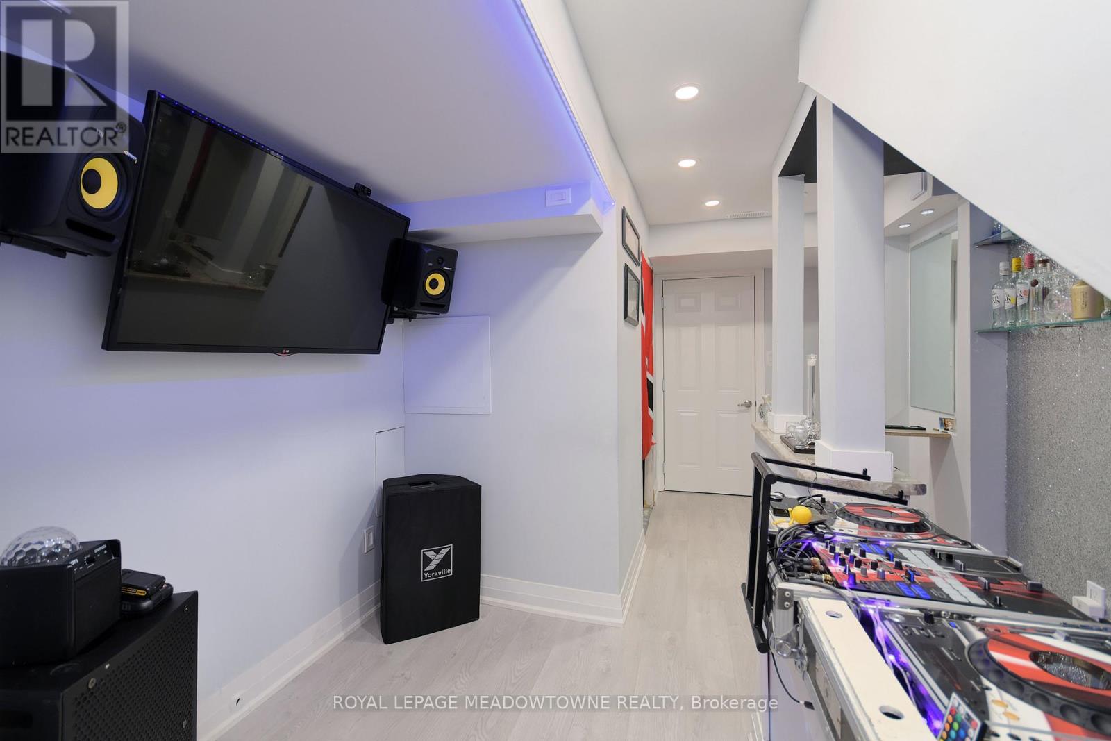 Photo 40 of 21 Labrish Road, Brampton ON