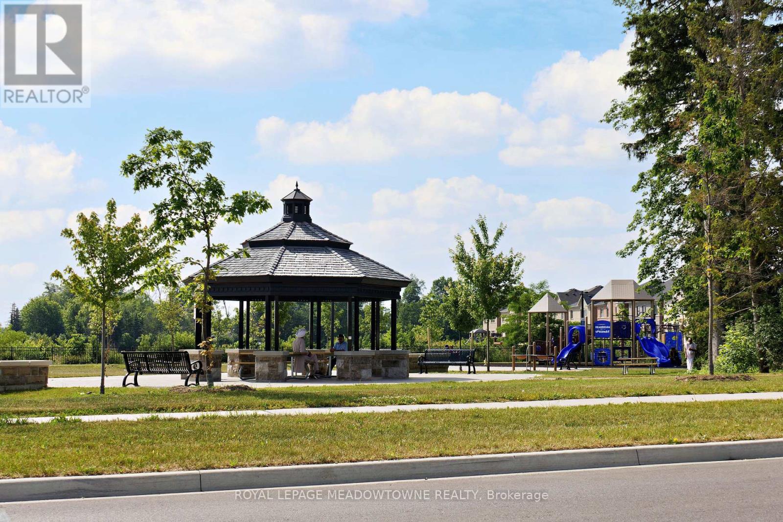 Photo 41 of 21 Labrish Road, Brampton ON