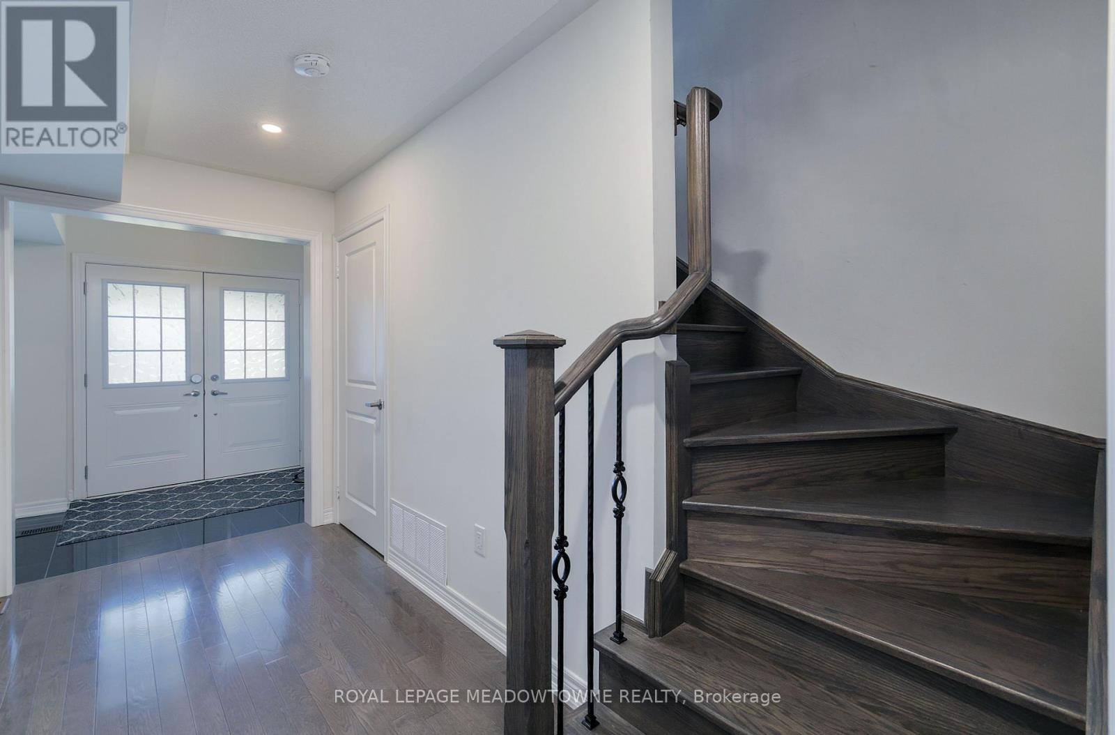 Photo 7 of 21 Labrish Road, Brampton ON