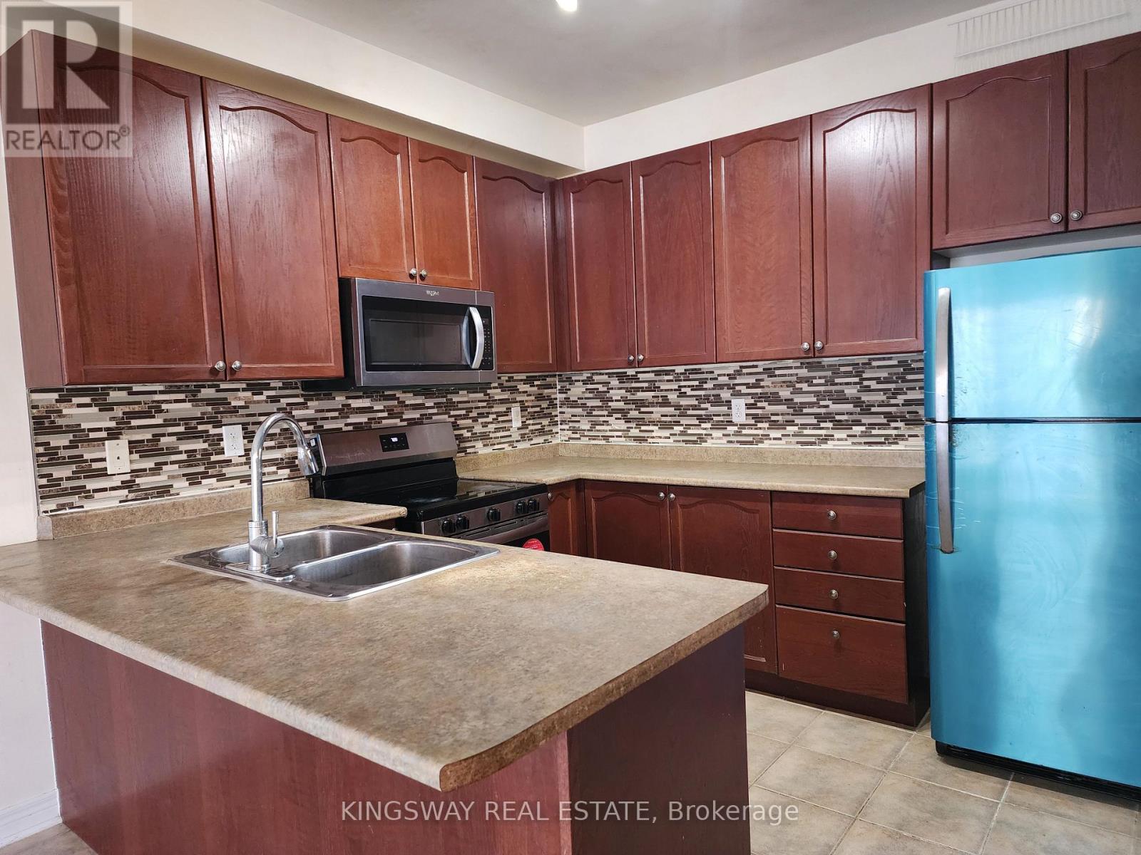 Photo 2 of Upper 65 Pefferlaw Circle, Brampton ON