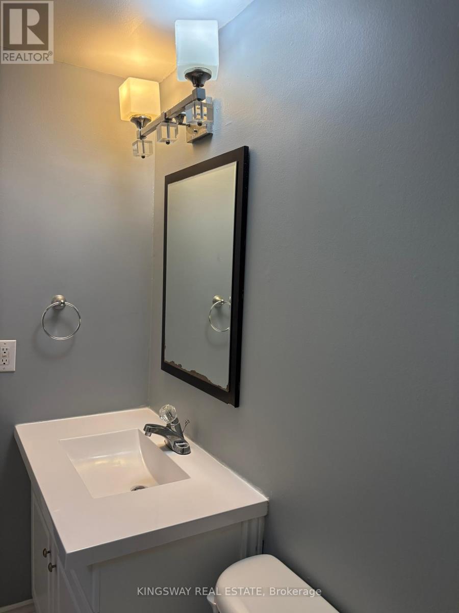 Photo 13 of 3255 Anderson Crescent S, Mississauga ON