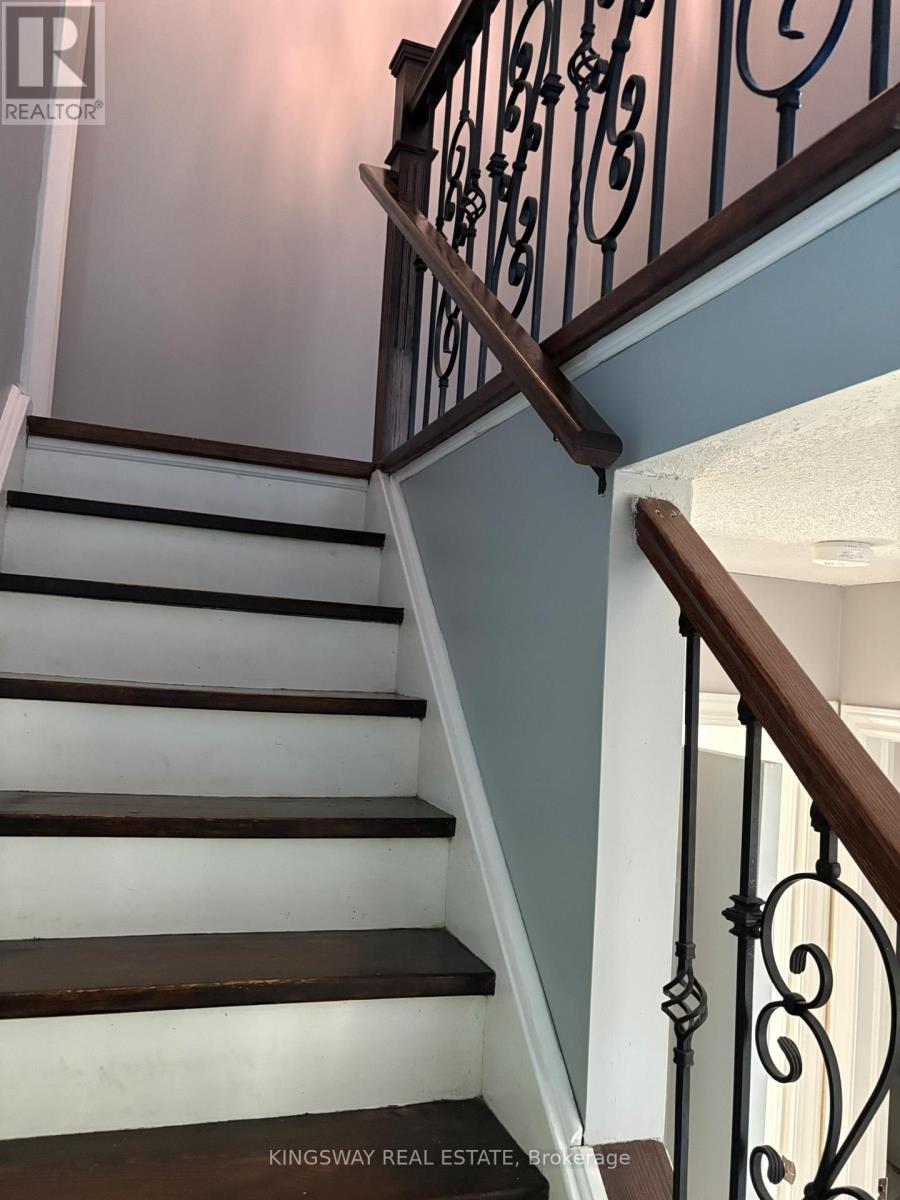 Photo 21 of 3255 Anderson Crescent S, Mississauga ON