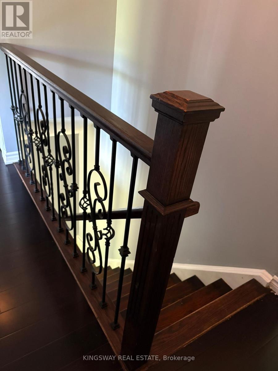 Photo 23 of 3255 Anderson Crescent S, Mississauga ON