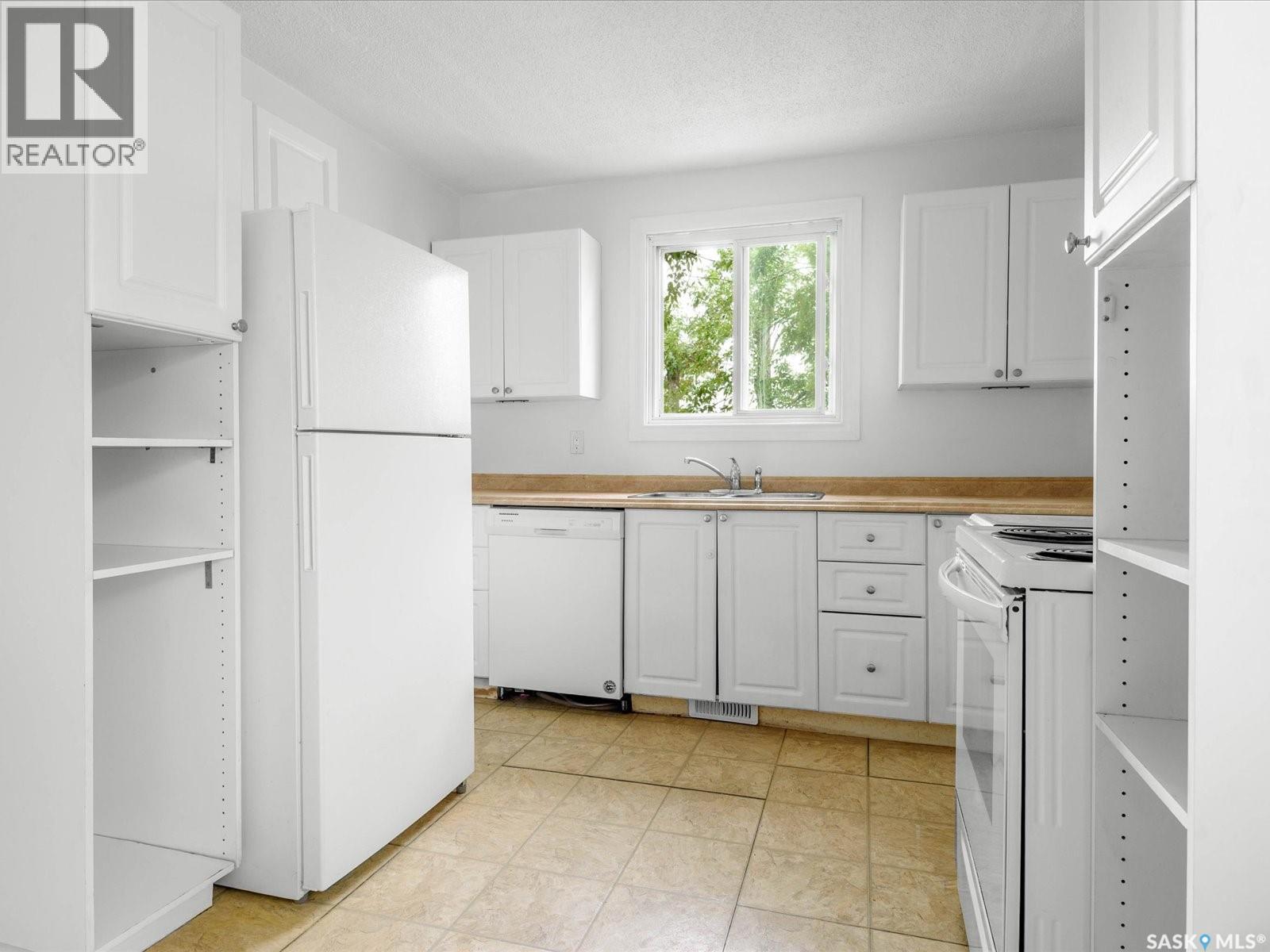 Photo 6 of 7332 Bowman Avenue, Regina SK