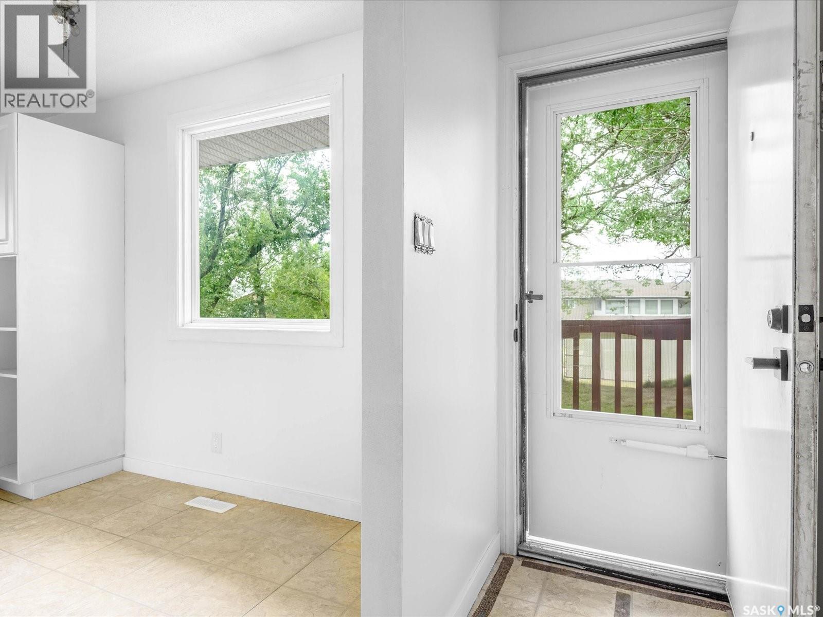 Photo 8 of 7332 Bowman Avenue, Regina SK