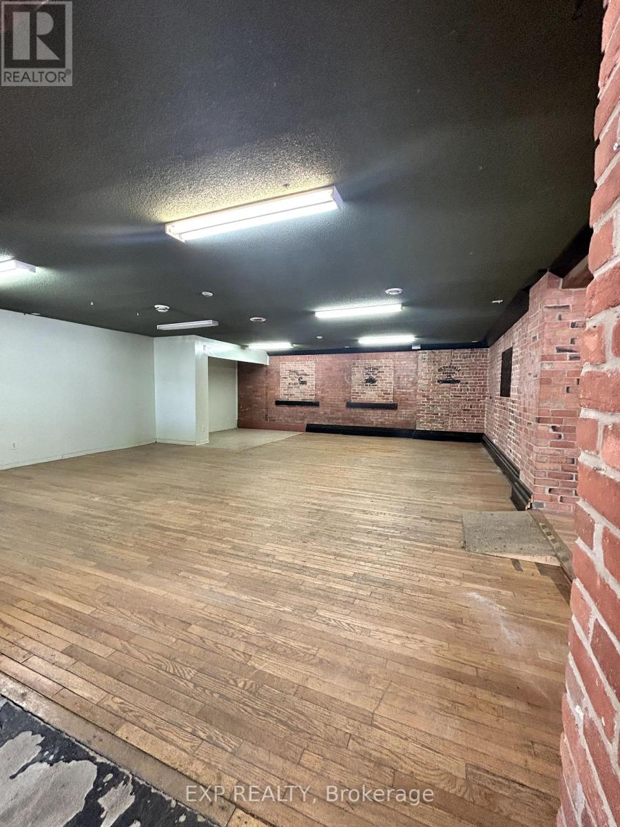 Photo 16 of 19 Renfrew Avenue W, Renfrew ON