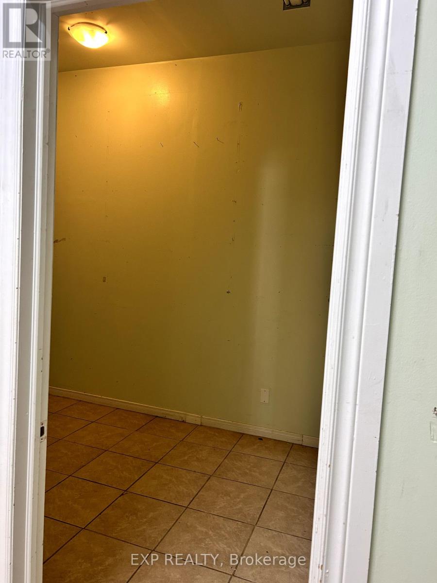 Photo 9 of 19 Renfrew Avenue W, Renfrew ON