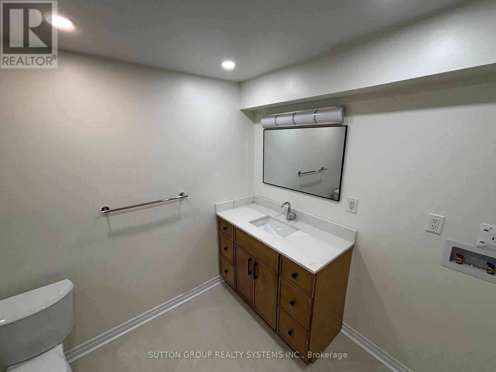 Photo 1 of 5257 Fallingbrook Drive, Mississauga ON