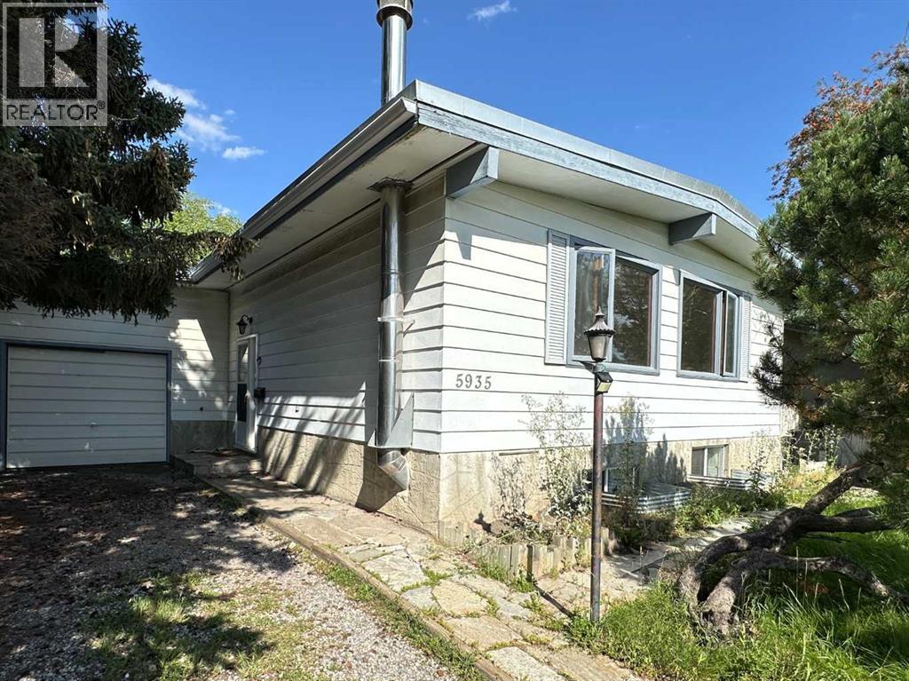 Single Family House Bungalow for Sale in  Dalhousie Drive NW Dalhousie Calgary 