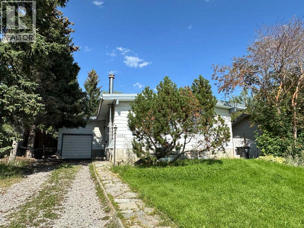 Single Family House Bungalow for Sale in  Dalhousie Drive NW Dalhousie Calgary 