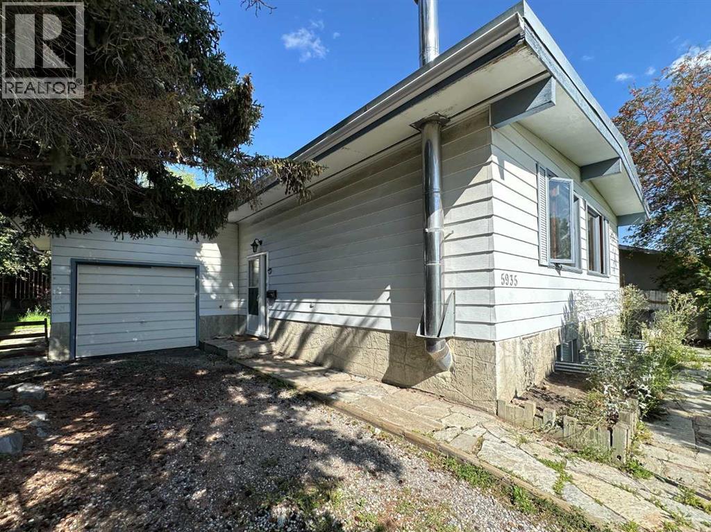 Single Family House Bungalow for Sale in  Dalhousie Drive NW Dalhousie Calgary 