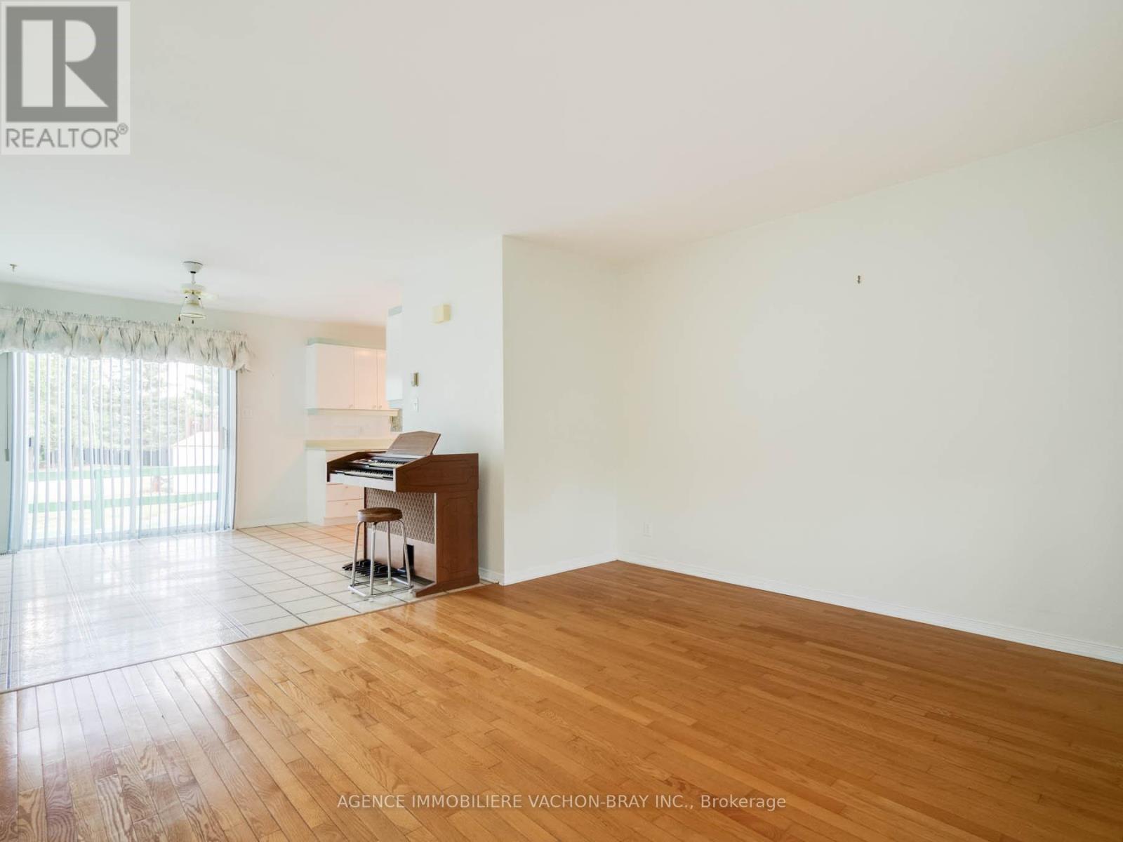 Photo 19 of 53 Sandfield Avenue N, North Glengarry ON