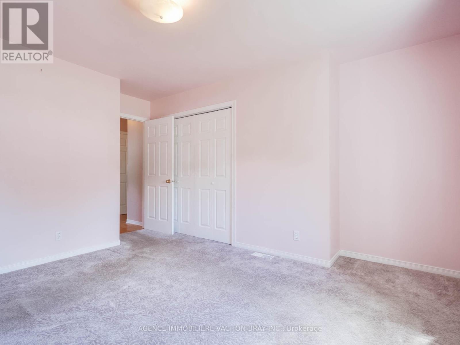 Photo 21 of 53 Sandfield Avenue N, North Glengarry ON