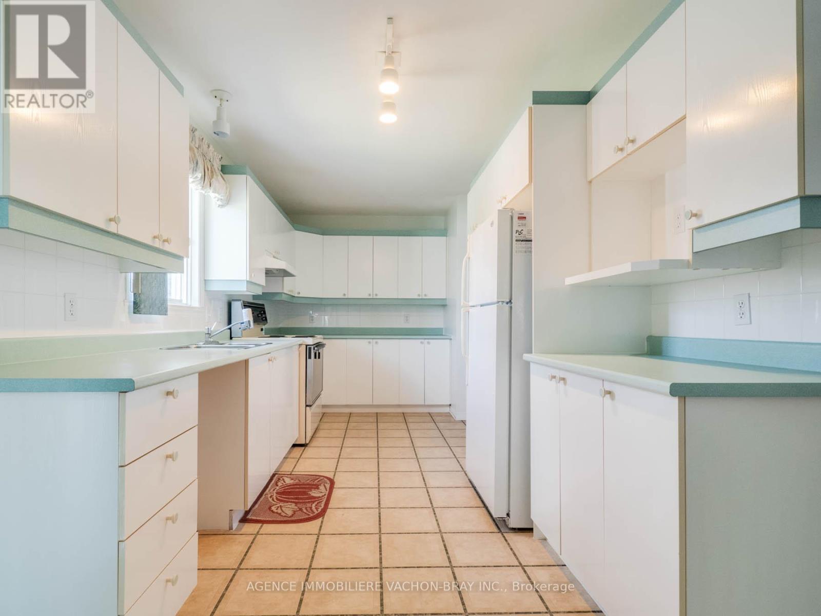 Photo 28 of 53 Sandfield Avenue N, North Glengarry ON