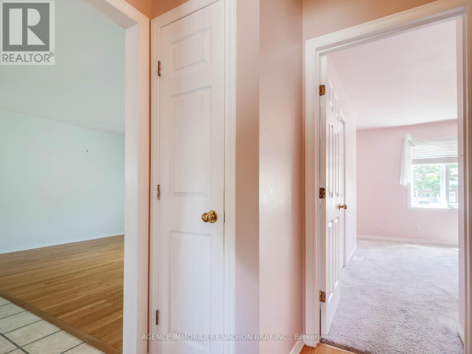 Photo 11 of 53 Sandfield Avenue N, North Glengarry ON