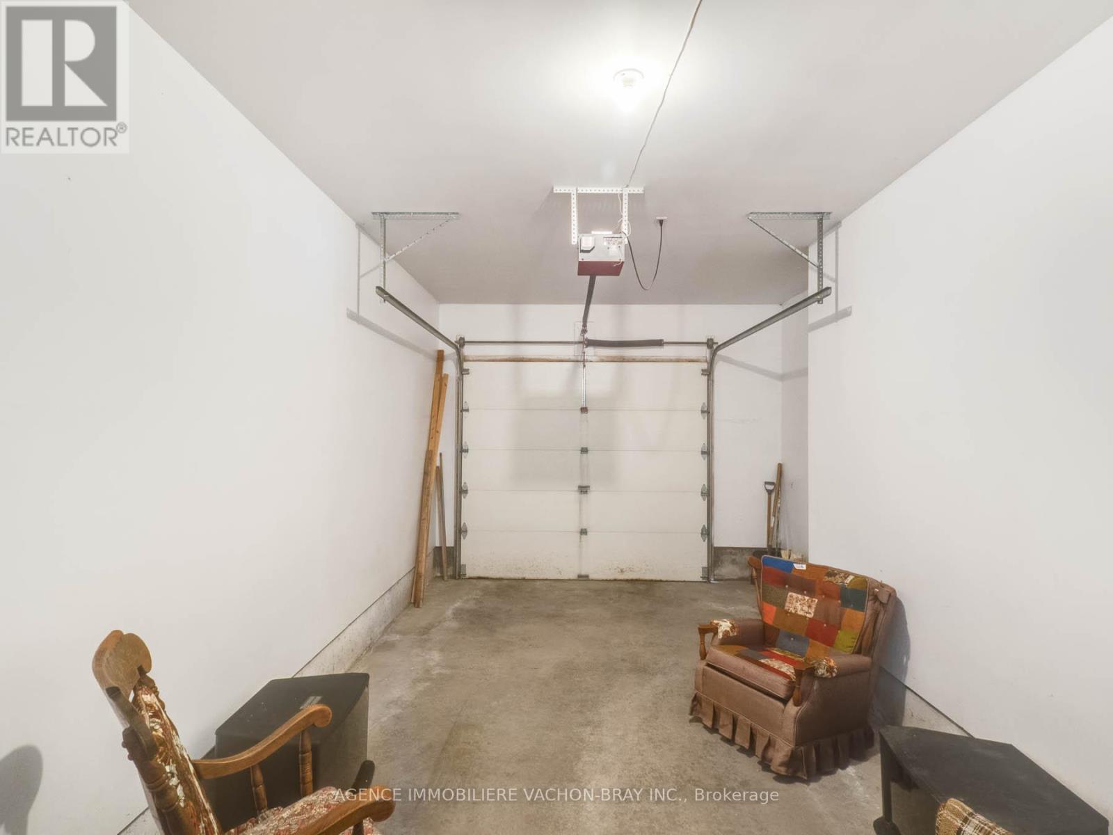 Photo 22 of 53 Sandfield Avenue N, North Glengarry ON