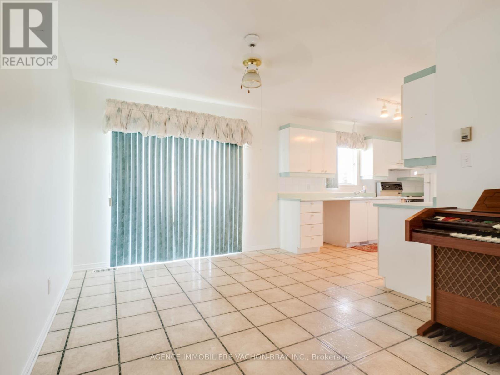 Photo 17 of 53 Sandfield Avenue N, North Glengarry ON
