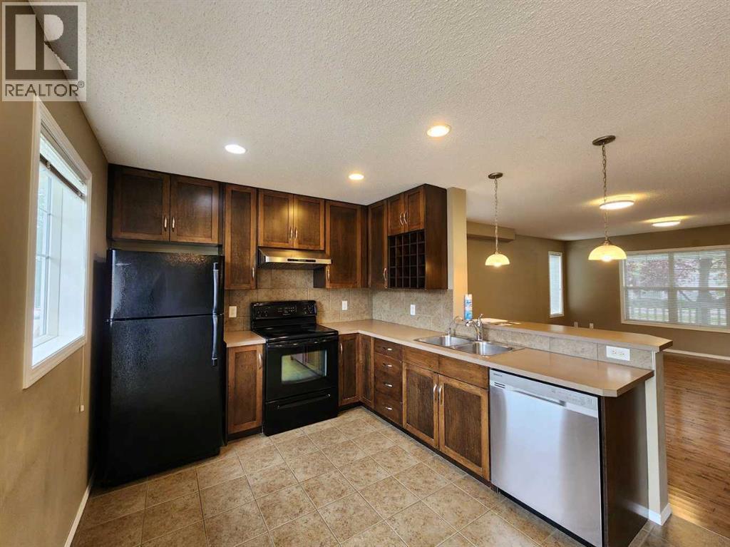 Single Family House for Sale in  Country Village Gate NE Country Hills Village Calgary 