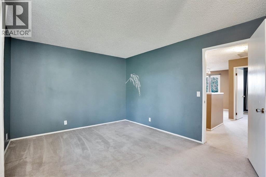 Single Family House for Sale in   Bermuda Drive NW Beddington Heights Calgary 
