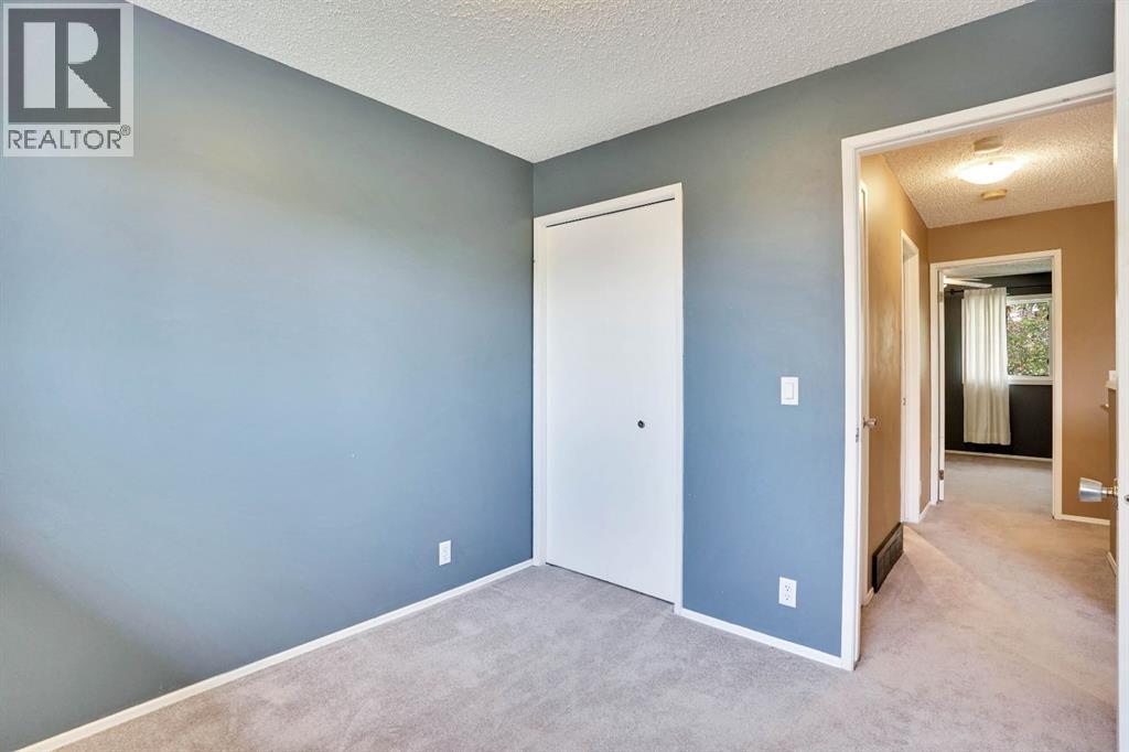 Single Family House for Sale in   Bermuda Drive NW Beddington Heights Calgary 