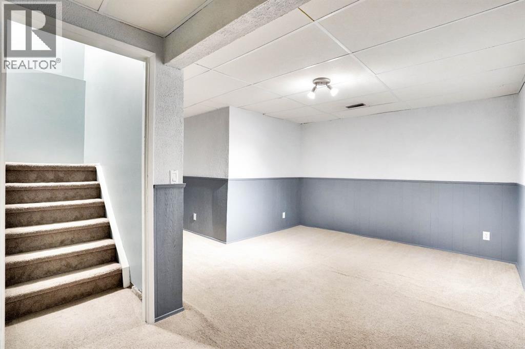Single Family House for Sale in   Bermuda Drive NW Beddington Heights Calgary 