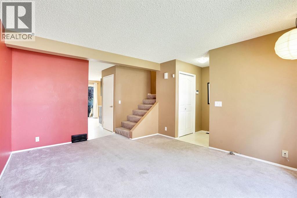 Single Family House for Sale in   Bermuda Drive NW Beddington Heights Calgary 