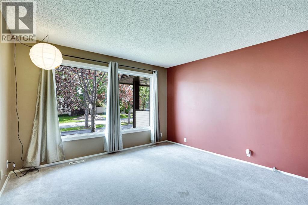 Single Family House for Sale in   Bermuda Drive NW Beddington Heights Calgary 