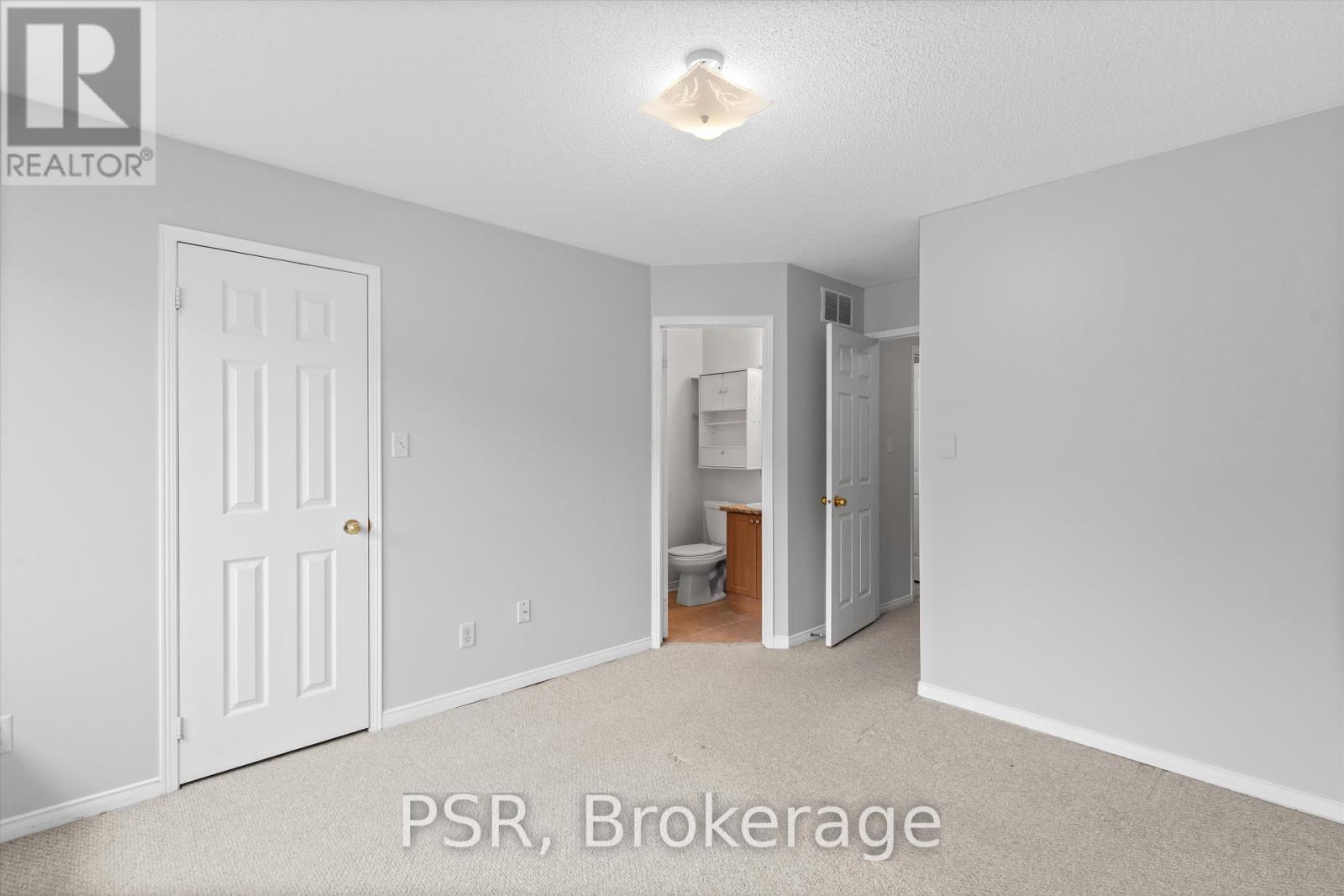 Photo 18 of 7125 Chatham Court, Mississauga ON