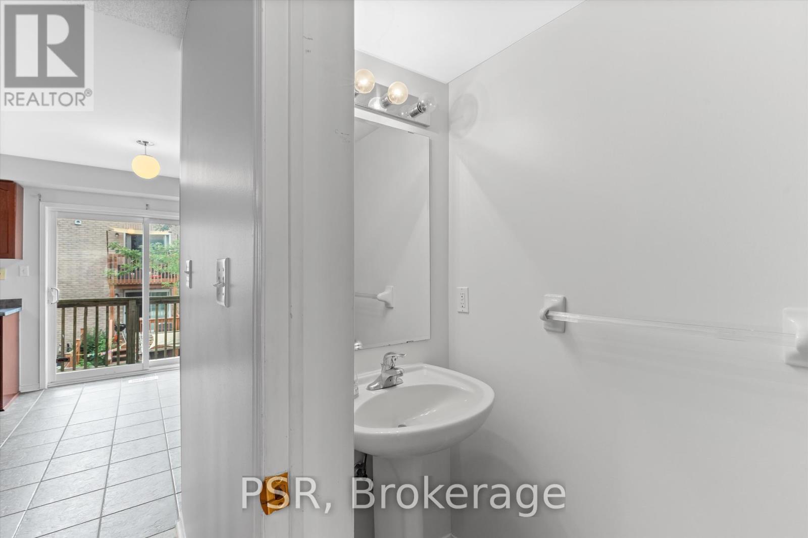 Photo 23 of 7125 Chatham Court, Mississauga ON