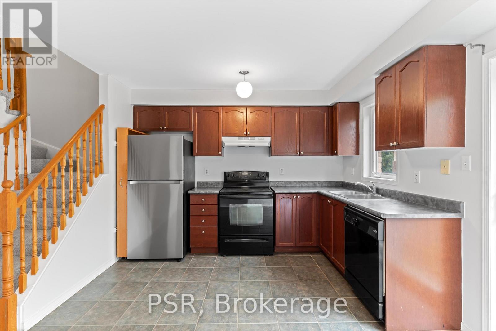 Photo 9 of 7125 Chatham Court, Mississauga ON