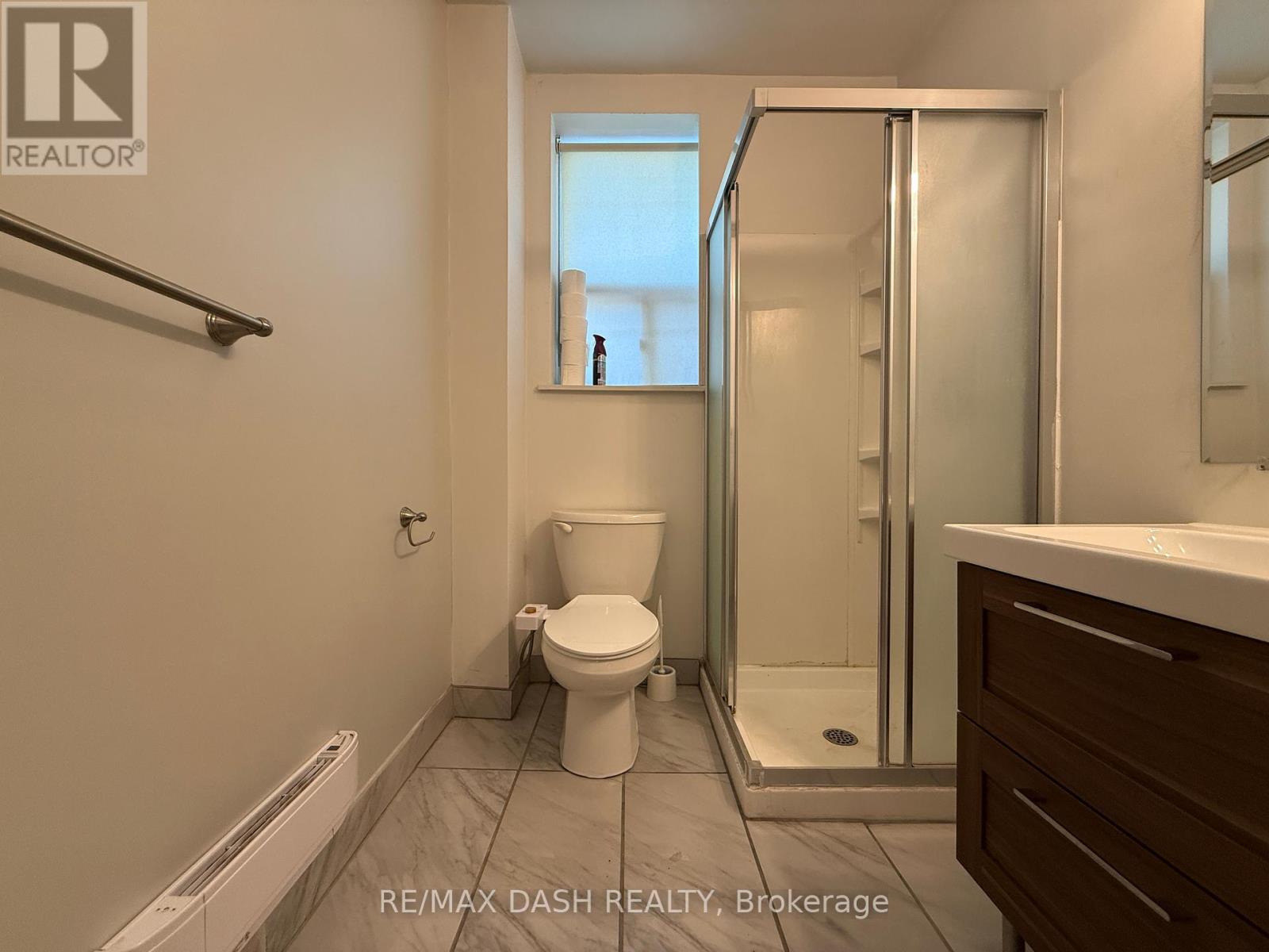 Photo 9 of Upper 2471 Dundas Street W, Toronto ON
