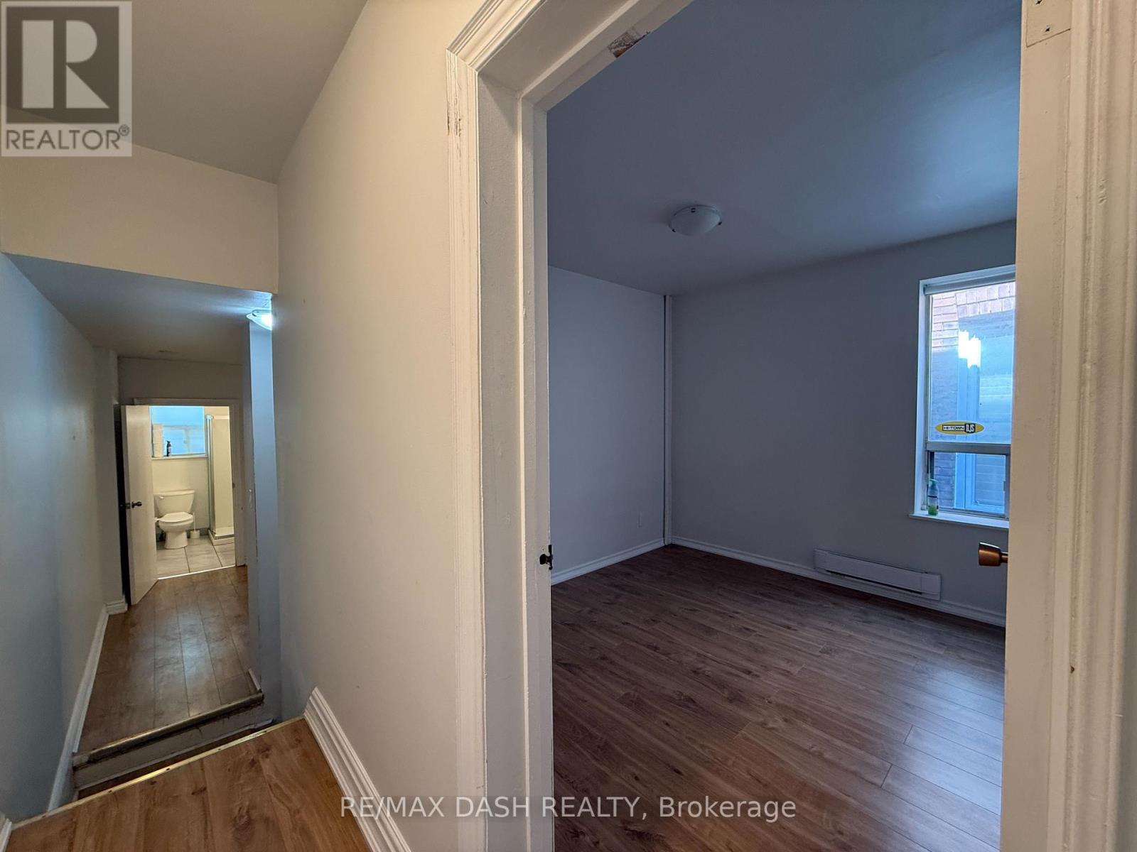 Photo 13 of Upper 2471 Dundas Street W, Toronto ON