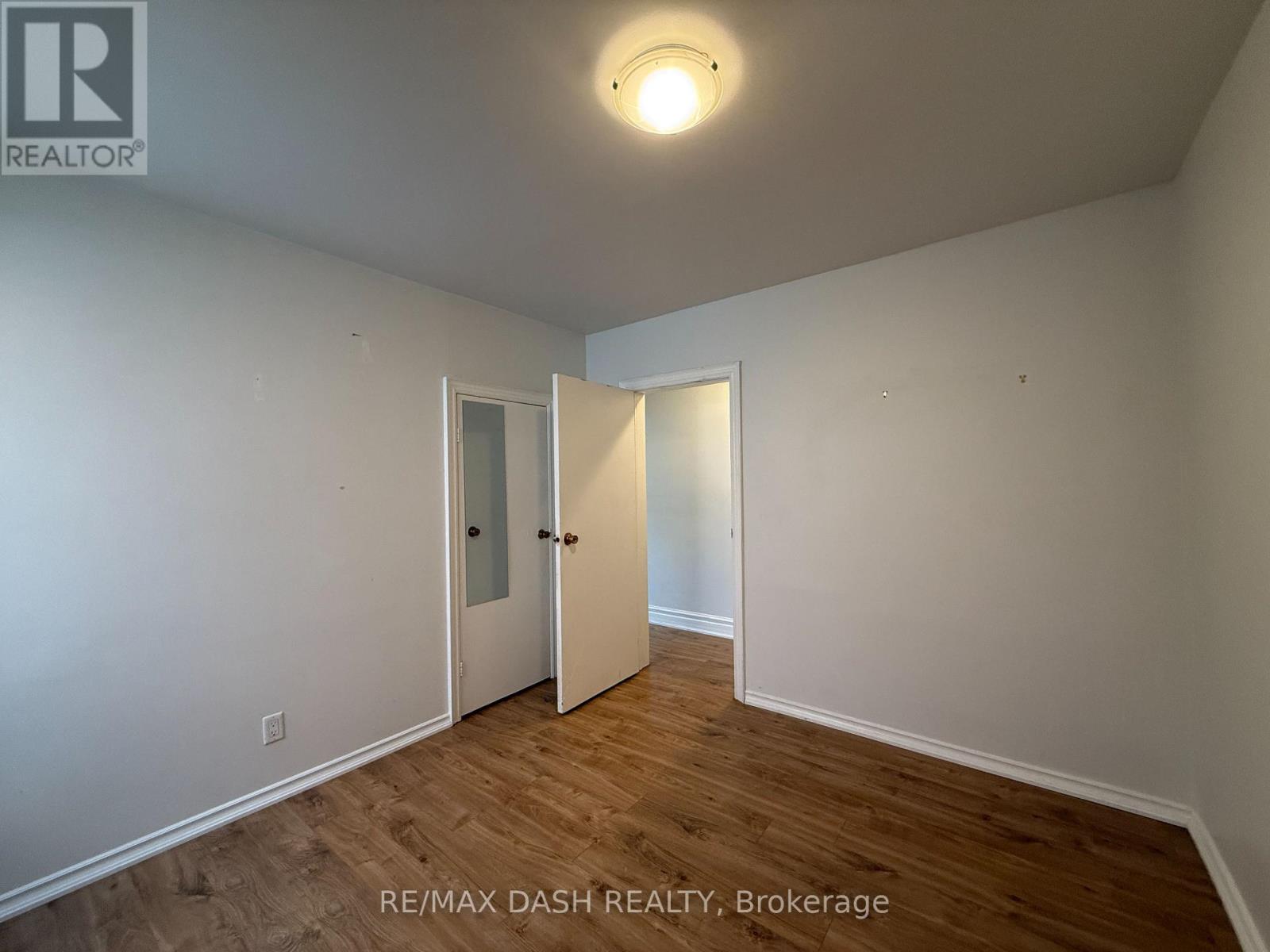 Photo 21 of Upper 2471 Dundas Street W, Toronto ON