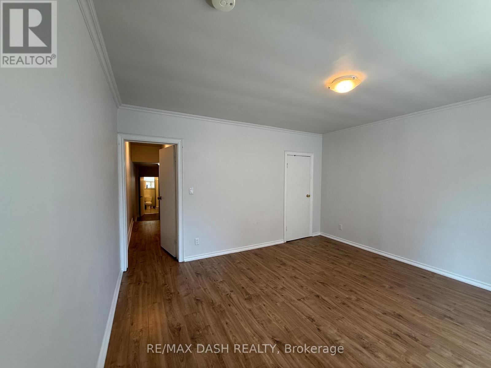 Photo 11 of Upper 2471 Dundas Street W, Toronto ON