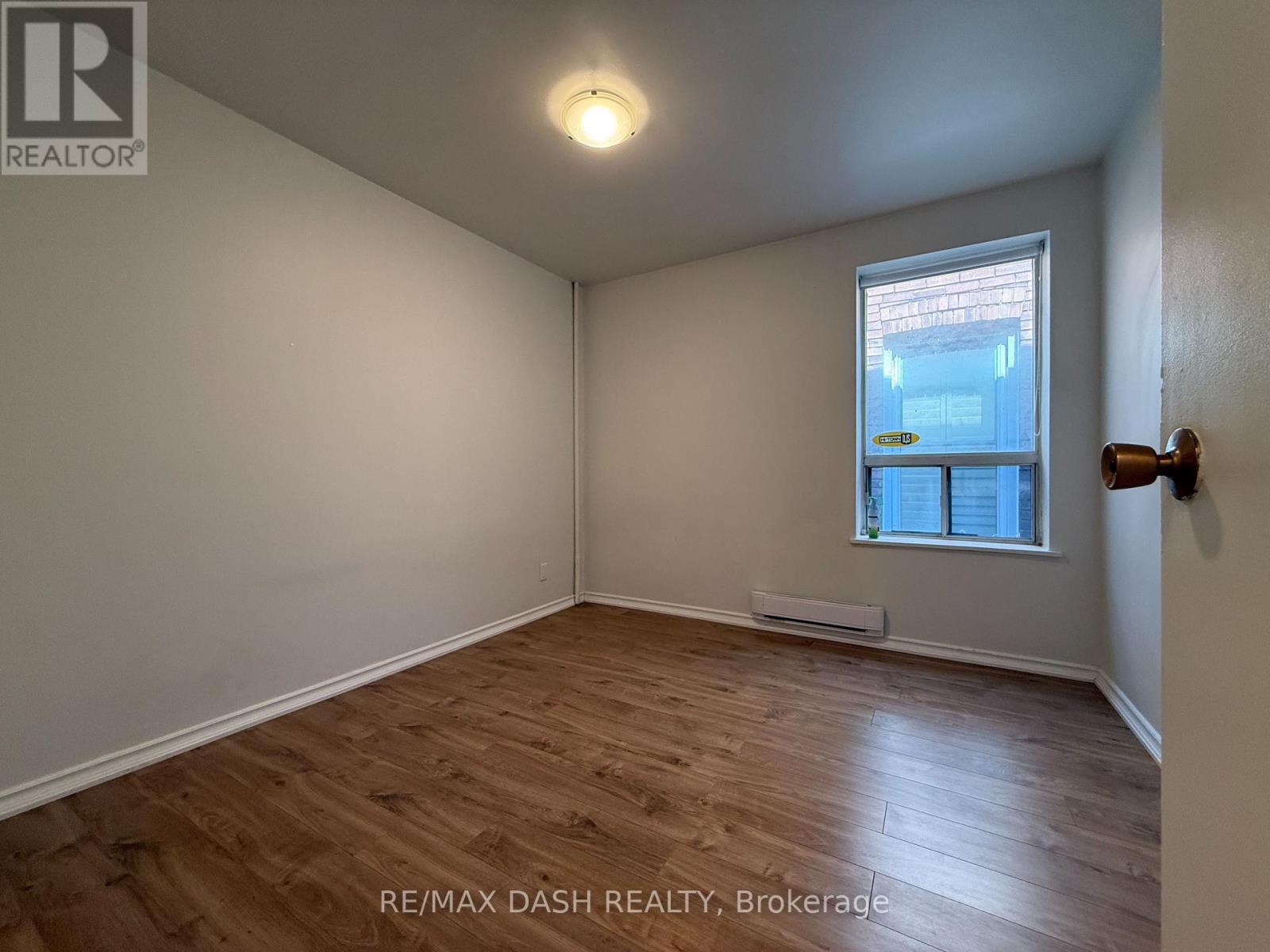 Photo 8 of Upper 2471 Dundas Street W, Toronto ON