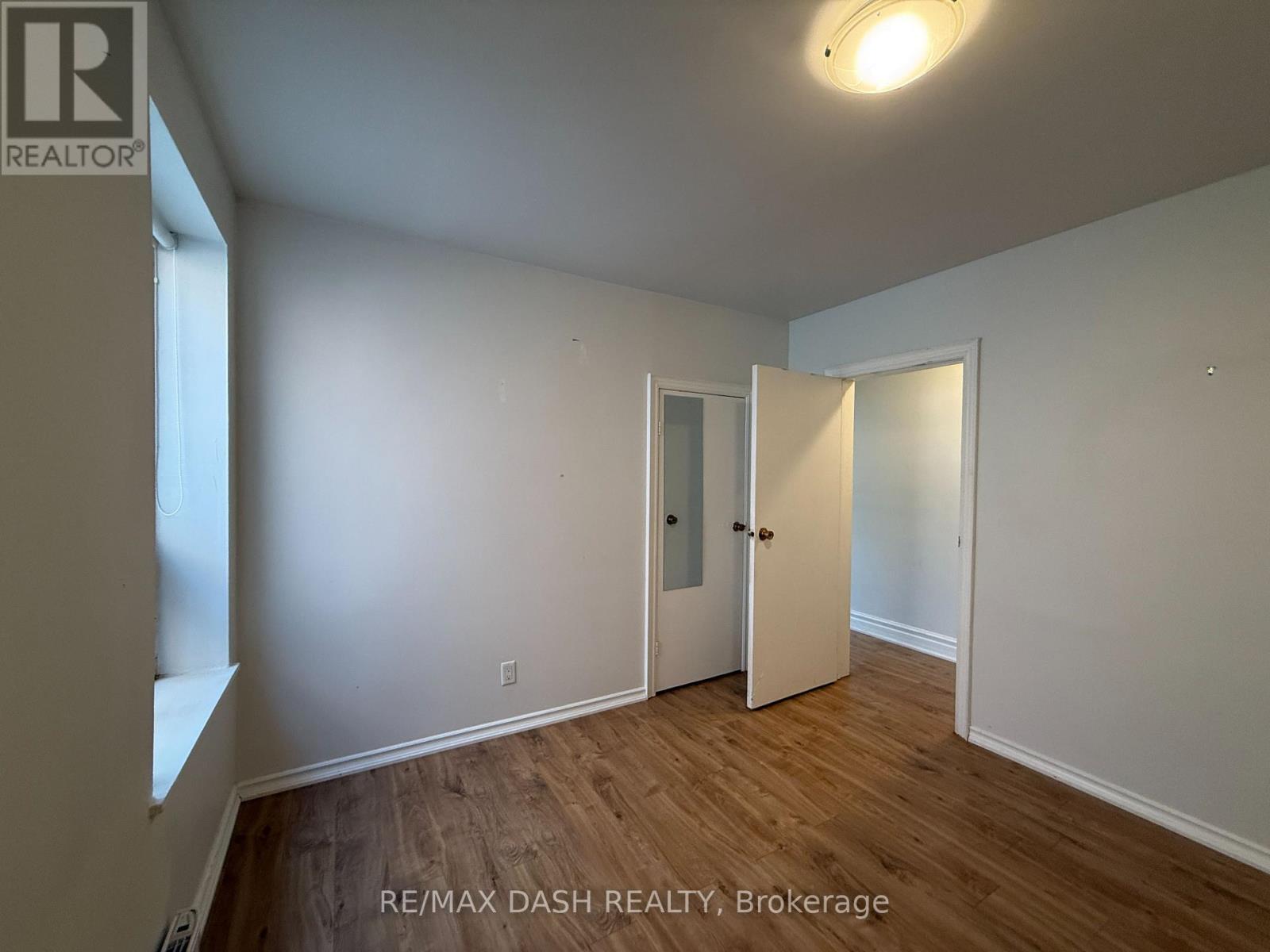 Photo 12 of Upper 2471 Dundas Street W, Toronto ON