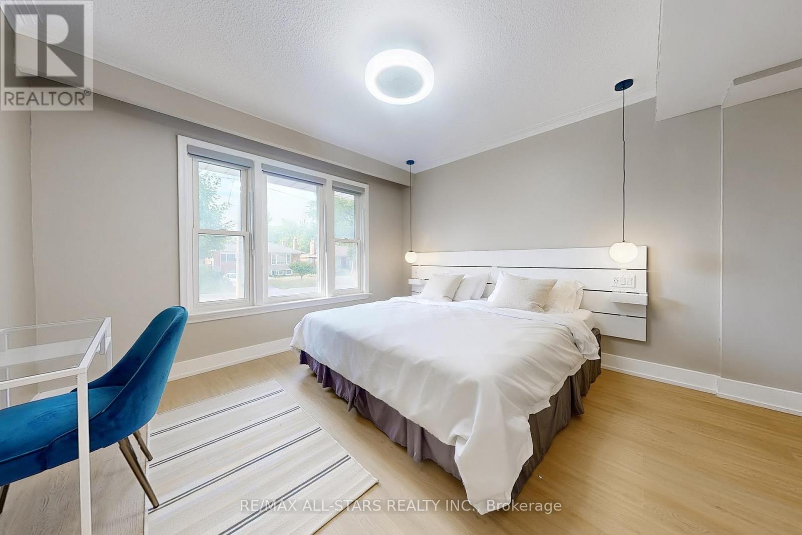 Photo 12 of 105 Betty Ann Drive, Toronto ON