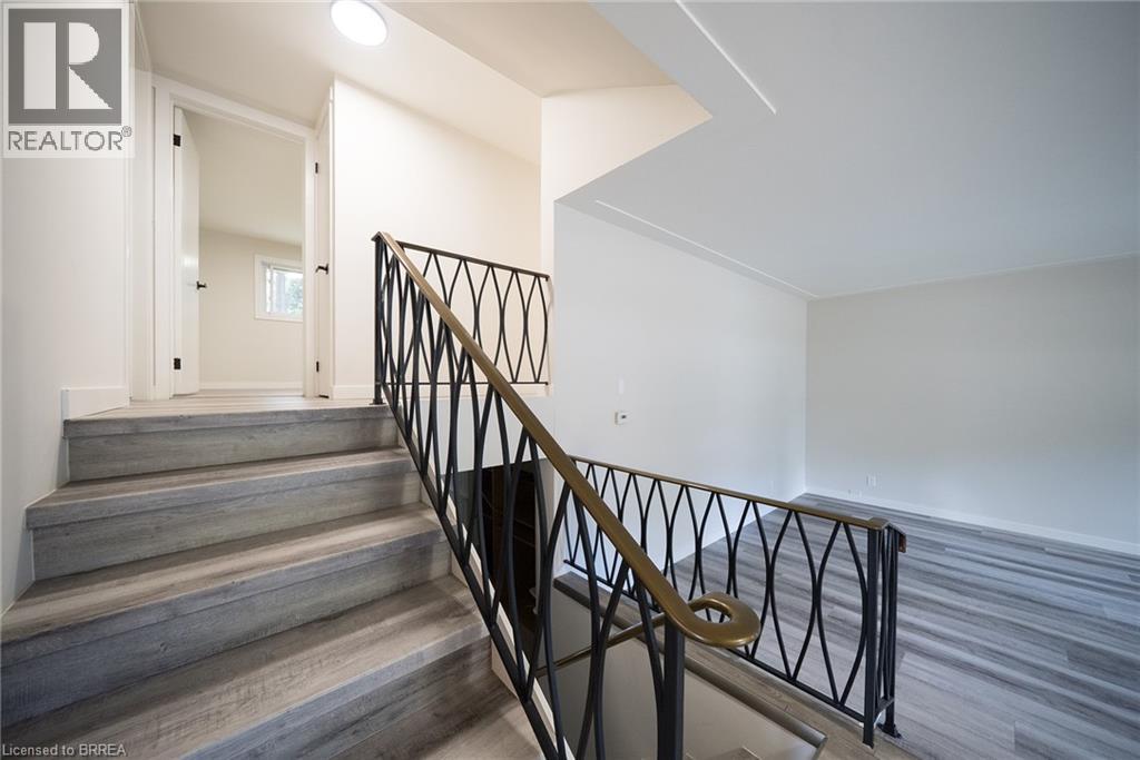 Photo 18 of 11 Glenwood Drive, Brantford ON