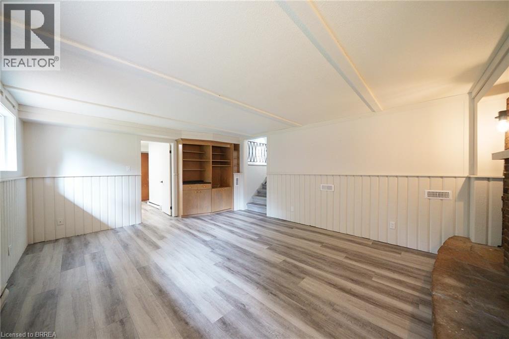 Photo 34 of 11 Glenwood Drive, Brantford ON
