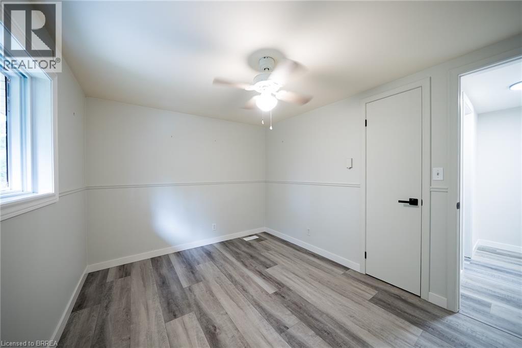 Photo 33 of 11 Glenwood Drive, Brantford ON